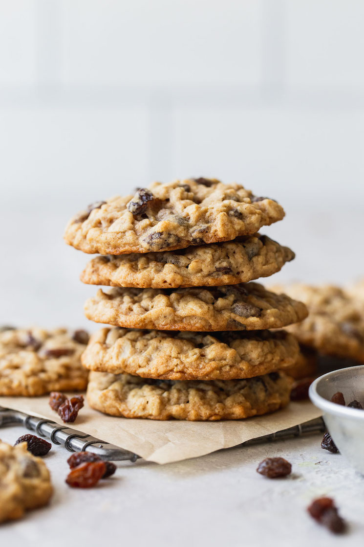 Oatmeal Raisin Cookies (Classic)